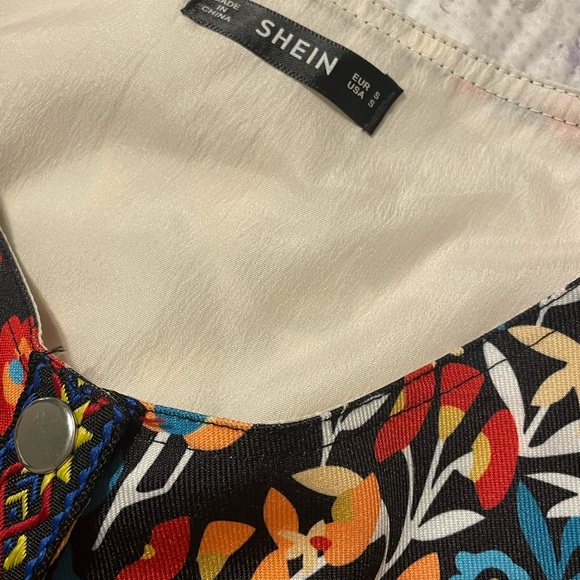 Shein floral jacket - Picture 3 of 4